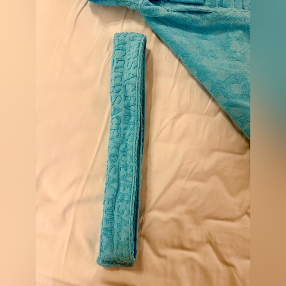 Versace Allover polka dot bathrobe and slipper set - Picture 4 of 15